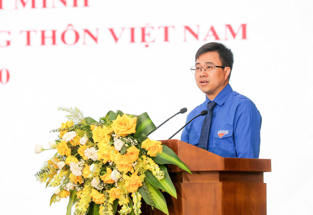 Đồng chí Bùi Hoàng Tùng, Ủy viên Ban Chấp hành Đảng bộ Chính phủ, Bí thư Đoàn Thanh niên Chính phủ phát biểu chỉ đạo tại Đại hội