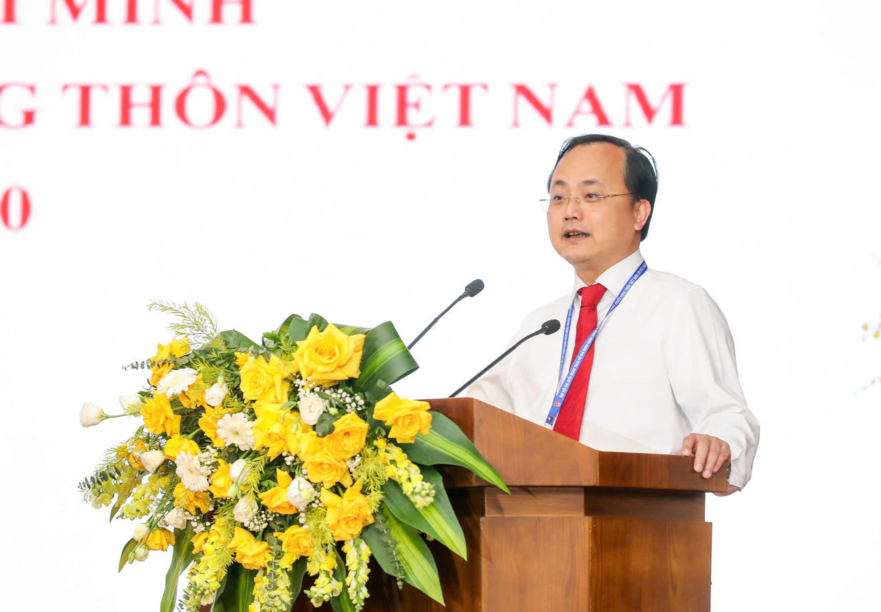 Đồng chí Tô Huy Vũ – Bí thư Đảng uỷ, Chủ tịch Hội đồng thành viên Agribank phát biểu chỉ đạo tại Đại hội