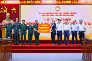 1.432 tỷ đồng ủng hộ đồng bào vùng bão lũ