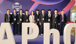 Học sinh Việt Nam đoạt 8 huy chương Olympic Vật lý châu Á 2025