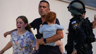 350 người chết trong đợt tấn công của Hamas, Israel sơ tán gấp dân gần Gaza