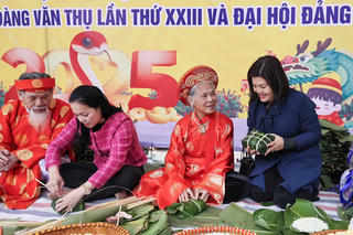 Gói yêu thương trao Tết đong đầy
