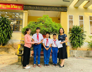 Hành động đẹp của nhiều học sinh tại Quảng Trị
