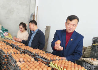 Tận tâm với công tác Mặt trận