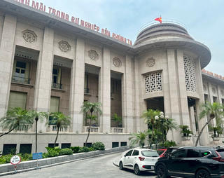 Ngân hàng Nhà nước ngừng thi hành một số quy định ‘thắt chặt’ của Thông tư 06