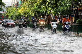 Nhiều khu vực từ Quảng Trị đến Bắc Tây Nguyên có mưa rất to