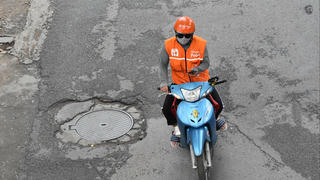 Tuyến đường dưới chân dự án nghìn tỷ Nhổn - ga Hà Nội: Nỗi bất an cho người tham gia giao thông
