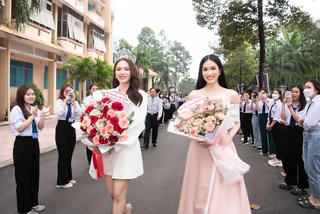 Hoa hậu Mai Phương, Á hậu Phương Anh truyền cảm hứng thi hoa hậu cho các bạn trẻ