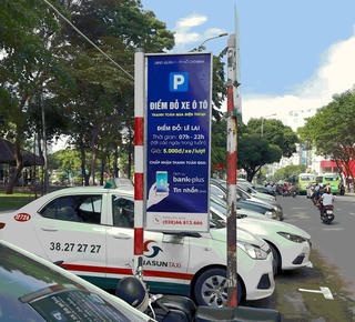 Thu phí sử dụng lòng đường, vỉa hè: Cần bảo đảm không gian cho người đi bộ