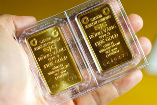 Ngày 31/7, giá vàng tiếp tục tăng cao