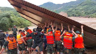 Bộ đội trong lòng dân