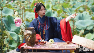 Trang phục cổ Việt qua ‘lăng kính’ giới trẻ