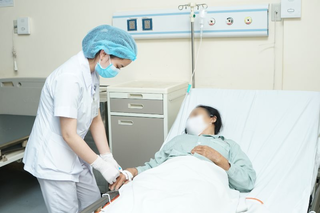 Giải thoát khỏi căn bệnh thiếu kiểm soát tiểu tiện suốt 32 năm