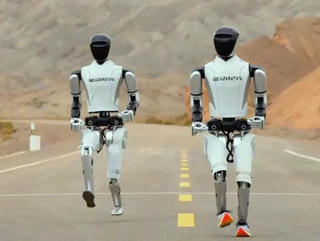 Star1-Robot mang giày có bước đi nhanh nhất thế giới