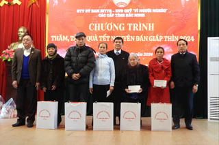 MTTQ tỉnh Bắc Ninh tặng 49 suất quà cho hộ nghèo