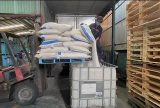 TP HCM: Tiêu huỷ 30.000 sản phẩm nhập lậu, giả nhãn hiệu trị giá 1,8 tỷ đồng