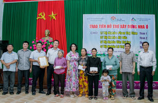 Hỗ trợ 500 triệu đồng để xây nhà tình nghĩa cho các hộ nghèo huyện Krông Bông