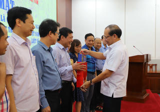 Cơ quan Mặt trận Trung ương gặp mặt thân nhân người có công với cách mạng