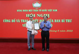 Đảng đoàn MTTQ Việt Nam trao quyết định của Ban Bí thư về công tác cán bộ