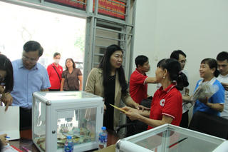 Kiểm tra công tác tiếp nhận hỗ trợ các nạn nhân vụ cháy chung cư mini