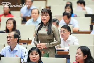 Giá sách giáo khoa: Bộ Tài chính hay Bộ Giáo dục và đào tạo quy định?
