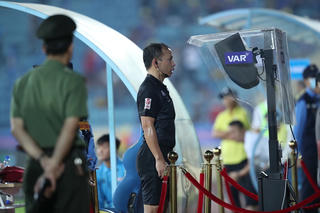 V.League sôi động ngay từ vạch xuất phát