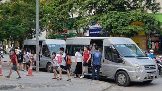 Siết quản lý xe đưa đón học sinh