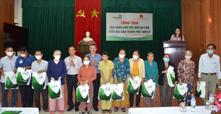 Quảng Nam: Trao tặng 50 suất quà cho nạn nhân chất độc da cam