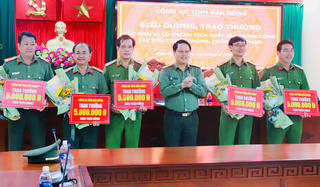 Công an tỉnh Đắk Nông: Trao thưởng cho các đơn vị có thành tích xuất sắc