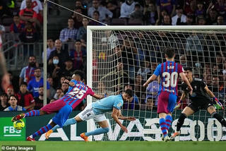 Barcelona giữ vững vị trí thứ hai ở vòng 36 La Liga