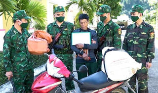 Bị phát hiện đang ‘ôm’ ma túy, người đàn ông liều lĩnh lái xe tông thẳng vào lực lượng biên phòng