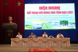Chủ tịch UBND tỉnh Bạc Liêu đối thoại với nông dân