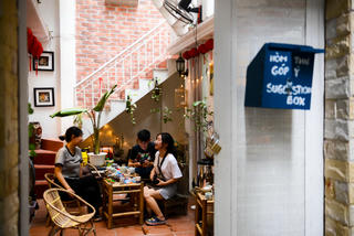 Trải nghiệm quán trà độc đáo bậc nhất Hà Nội: Khách đến tự phục vụ, tự trả tiền