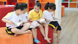 Nhà văn Hoàng Anh Tú: Cần trang bị cho trẻ em tâm thế tích cực