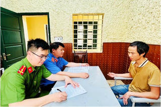 Hưng Yên: Phê chuẩn quyết định khởi tố bị can, lệnh tạm giam đối tượng 'phóng hỏa' đốt nhà 'con nợ'