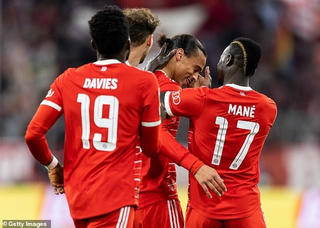 Bayern Munich vững chắc ngôi đầu bảng C với 9 điểm