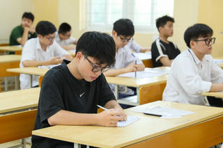 Giáo viên lo học sinh 'khó cân bằng được cảm xúc' với môn Ngữ văn