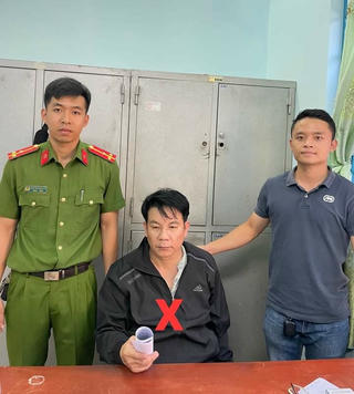Bắt đối tượng giả công an để lừa đảo chiếm đoạt tài sản