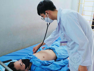 Vụ nhiều học sinh ở Thái Nguyên nhập viện: Không liên quan đến bệnh truyền nhiễm