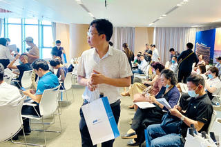 Nhiều cổ đông FLC thất vọng khi phiên họp đại hội cổ đông bất thường bị hoãn