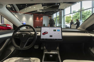Tesla tăng giá các mẫu xe cao cấp S, X thêm 2.750 USD tại Trung Quốc