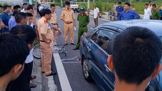 Nam Định: Khởi tố thầy để học viên tự lái xe tông chết người