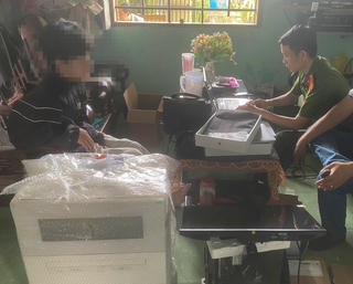 Quảng Trị: Nam thanh niên làm giả hàng trăm hóa đơn chuyển tiền