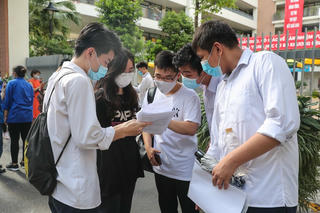 Xét tuyển đại học 2022, thí sinh đỗ thành trượt: Trách nhiệm thuộc về ai?
