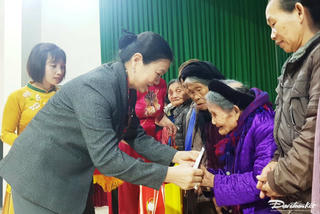 Nghĩa cử ấm lòng ngày cuối năm