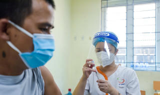 Ngày 21/4: Thêm 2.474 ca Covid-19 mới, 120 bệnh nhân thở oxy