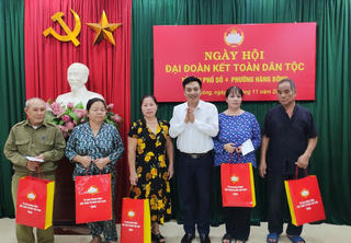 Hà Nội: Rộn ràng Ngày hội Đại đoàn kết tại phường Hàng Bông