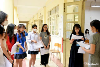 Tiếng Anh không là môn bắt buộc thi tốt nghiệp THPT: Vừa mừng, vừa lo