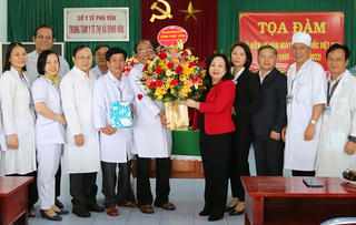 Lãnh đạo Tỉnh ủy Phú Yên chúc mừng Ngày Thầy thuốc Việt Nam 27-2