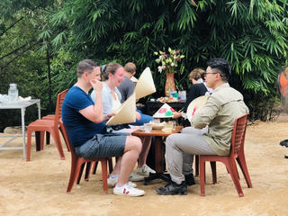 Gắn nghề làm nón với phát triển du lịch